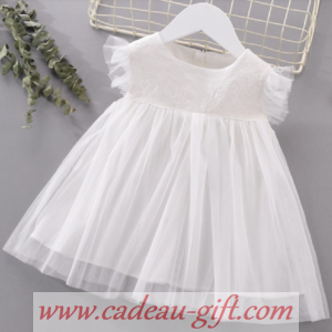 Robe blanche tulle dentelle pour bébé Antananarivo