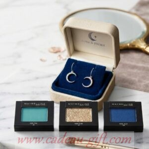 Idée coffret cadeau avec bouquet de fleurs maquillage et bijou livraison Madagascar